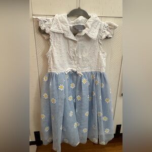 Berkeley Jensen 3T Blue and White Dress with Daisy Design